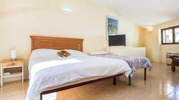 4 bedrooms, travel crib, free WiFi, bed sheets