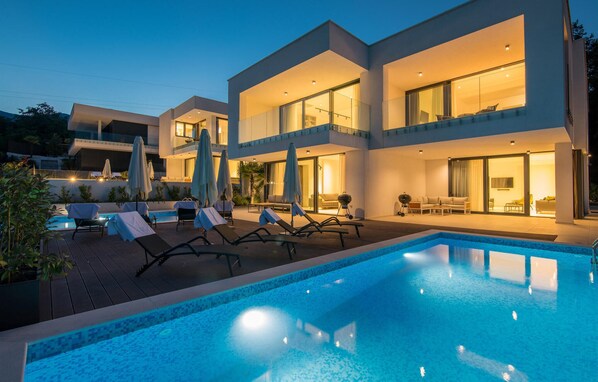 A heated pool - Pet friendly home in Icici (Icici)