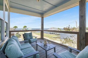 Property grounds - Serene Bayfront, 2 King Suites, Kayaks, Fishing (Gulf Shores)