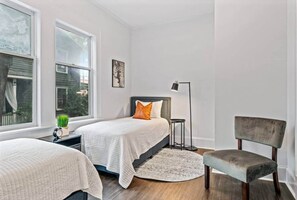 3 chambres, fer et planche à repasser, accès au Wi-Fi (inclus)