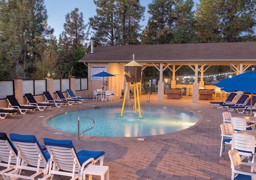 2Bed/2Bath Deluxe Condo in Flagstaff! Complete w/Golf, Pools, and More!