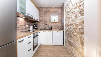 Refrigerador, horno, parrilla de estufa y lavavajillas