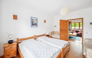 2 camere, culla da viaggio, Wi-Fi gratuito, lenzuola
