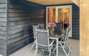 Outdoor dining - Gorgeous home in Marienberg with WiFi (Marienberg)