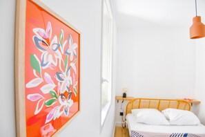 2 habitaciones, tabla de planchar con plancha, wifi y ropa de cama 