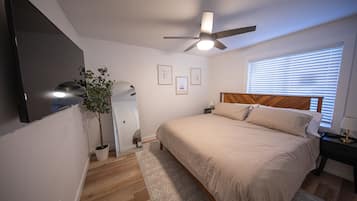 2 bedrooms, desk, free WiFi, bed sheets
