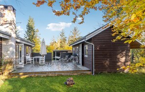 Outdoor dining - Amazing home in Nykøbing Sj with WiFi (Nykøbing Sj)