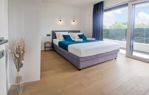 4 slaapkamers, een kluis op de kamer, een strijkplank/strijkijzer