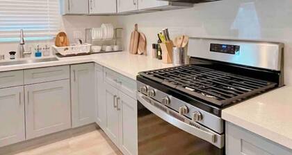 PRIVATE ROOM/PRIVATE BATH/LAPTOP FRIENDLY