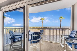 Terrace/patio - 🌴🌴Walk to Beach First Floor w/Pool-Tradewinds 001 (Orange Beach)