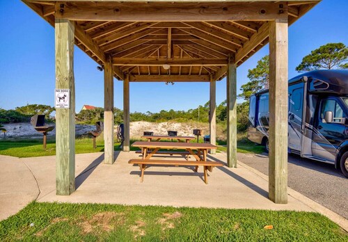 ⛱️Great views w/Indoor & Outdoor Pool-The Dunes 502⛱️