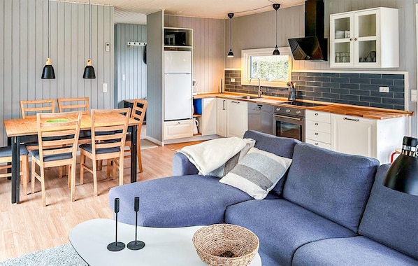 Smart TV y chimenea 