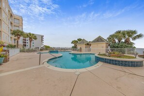 A heated pool - 🌴🌴Cozy Bay Front Condo-3BR Perdido Grande 2502 (Orange Beach)