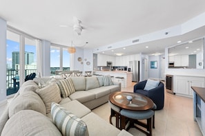 Smart TV - Views of beach w/ Two Pools-Lighthouse-918 (Gulf Shores)