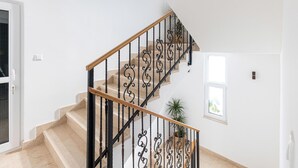 Interior - Lovely home in Dicmo Prisoje (Dicmo Prisoje)