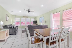 Dining - ⛱️Beach House with Private Pool-Sandy Feet Retreat⛱️ (Gulf Shores)