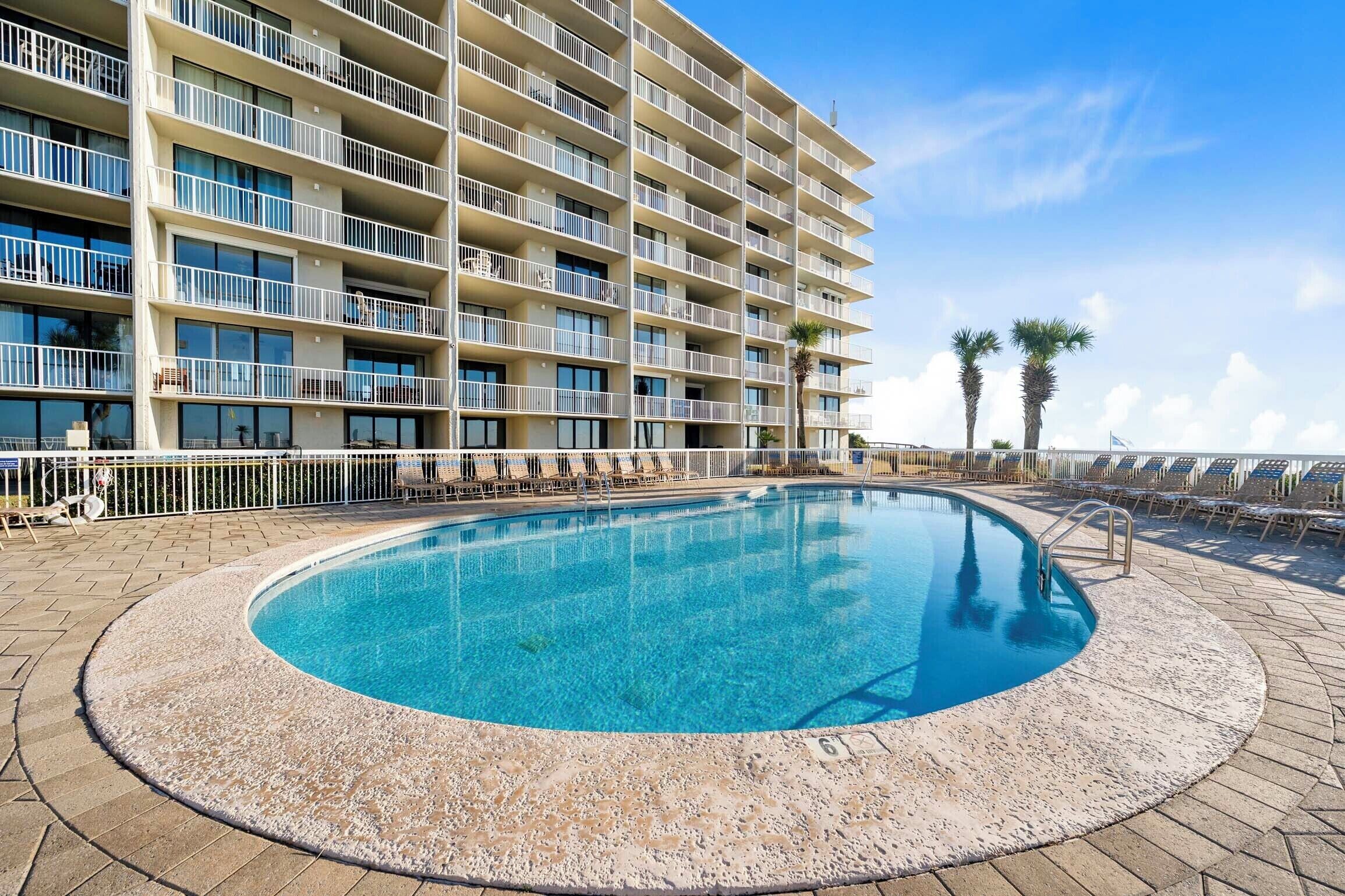 Seaside Beach & Racquet outdoor pool