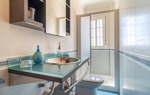 Bathtub, hair dryer