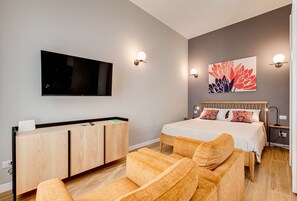 1 bedroom, desk, iron/ironing board, travel cot