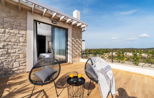 Terrace/patio - Nice home in Vodice with house sea view (Vodice)