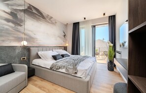 4 bedrooms, in-room safe, iron/ironing board, travel crib - Nice home in Vodice with house sea view (Vodice)