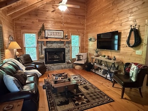 Smart TV, fireplace