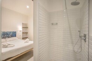 Shower, towels, soap, shampoo - Cinque Passi - Sweet Dreams in Florence (Firenze)