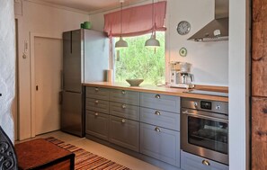 Fridge, oven, stovetop, dishwasher - 4 bedroom amazing home in Farsund (Farsund)