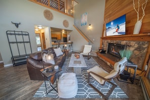 Signature Condo, 2 Bedrooms, Balcony, Mountain View (Montezuma 1766) | Living area | Smart TV, fireplace - Montezuma 1766 (Keystone)