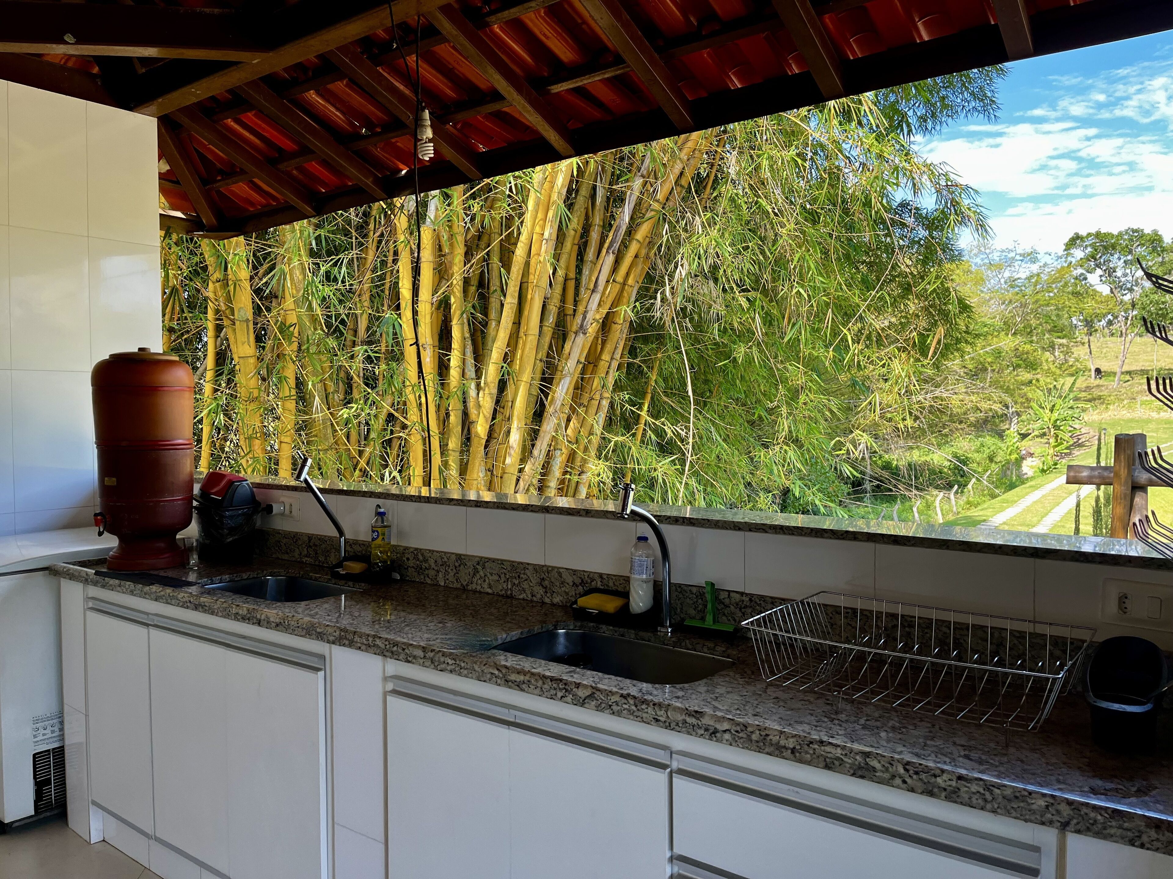Refrigerador, horno, parrilla de estufa y licuadora 
