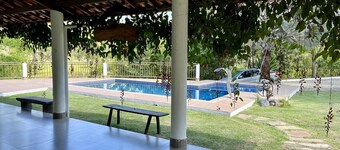 Casa de Campo Aconchegante em Betim, com Piscina, Sauna, Lagos e Mais