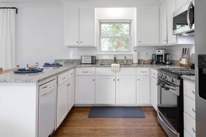 Fridge, microwave, oven, stovetop - 3Bed/2Bath home with new interior design, & backyard Oasis. Minutes to the lake! (Cornelius)