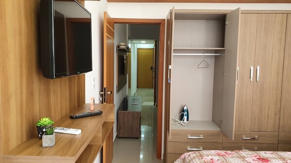 1 bedroom, desk, iron/ironing board, free WiFi