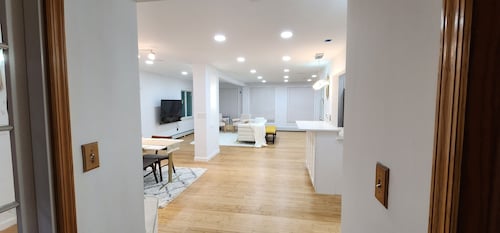 BEACH HOUSE, FIVE Minutes walk to the beach,  Very Spacious 