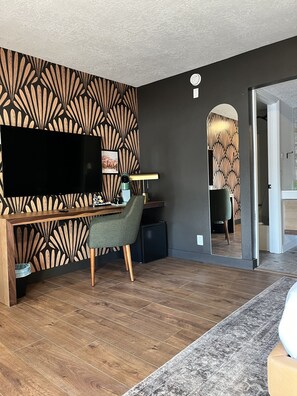 Kamar Single Premium | Seprai premium, selimut bulu angsa, bantalan ekstra lembut, dan brankas