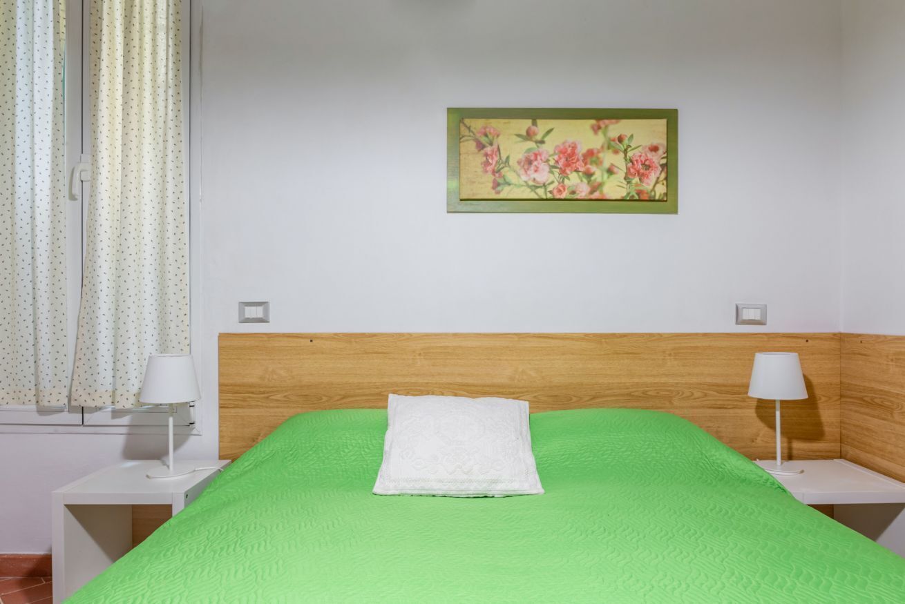 1 bedroom, iron/ironing board, internet, bed sheets