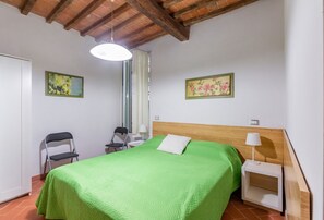 1 bedroom, iron/ironing board, internet, bed sheets