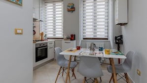 Oven, stovetop, cookware/dishes/utensils - Foligno Central & Stylish Aparment (Foligno)