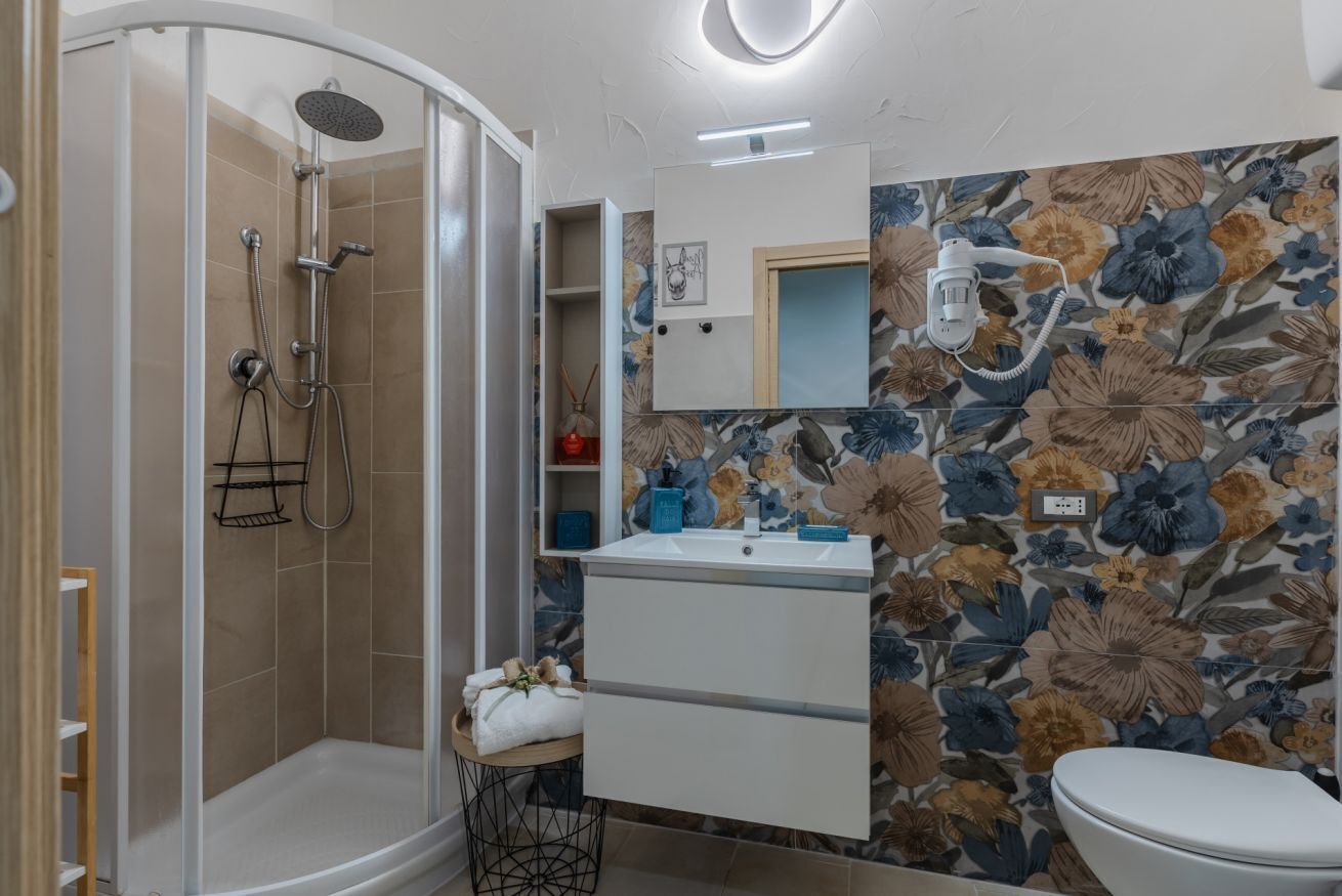 Dusche, Haartrockner, Bidet, Handtücher