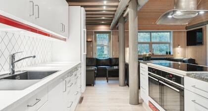 Nice home in Fårvang with sauna