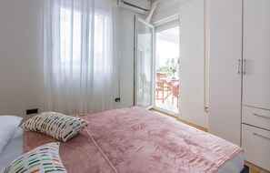 3 soverom, strykejern/-brett, reiseseng for barn og wi-fi (inkludert)