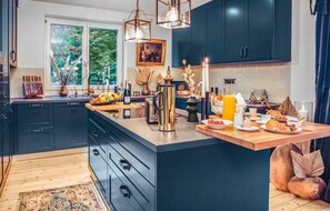 Geladeira, fogão, cooktop, lava-louças