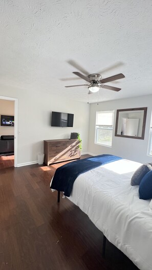 3 bedrooms, WiFi, bed sheets, wheelchair access