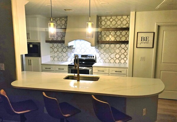 Fridge, microwave, oven, stovetop - Cozy Condo Retreat Steps to the River Walk! (Tucson)