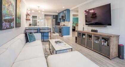 ☆ Trendy, Private Victorian Unit minutes from SF ☆