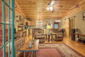 Smart TV - Lake Burton Retreat: Cozy Cabin & Near Eateries (Clarkesville)