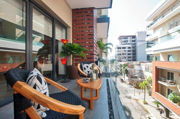 Terrace/patio - TWO BEDROOMS, TWO BLOCKS FROM THE BEACH (Puerto Vallarta)