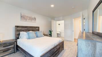 2 bedrooms, iron/ironing board, free WiFi, bed sheets