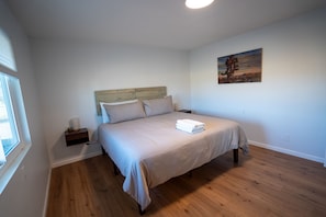 2 bedrooms, desk, iron/ironing board, travel crib - Private Joshua Tree Oasis - 2 BD 2 BTH - Pool, Spa, Fire Pit, Bocce Ball, BBQ (Joshua Tree)