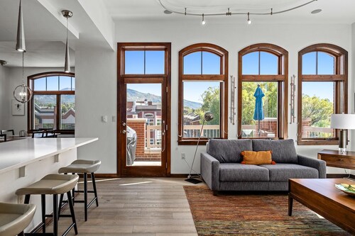 Kestrel Corner, Prime Downtown Location, Views Galore, Tastefully Appointed!!